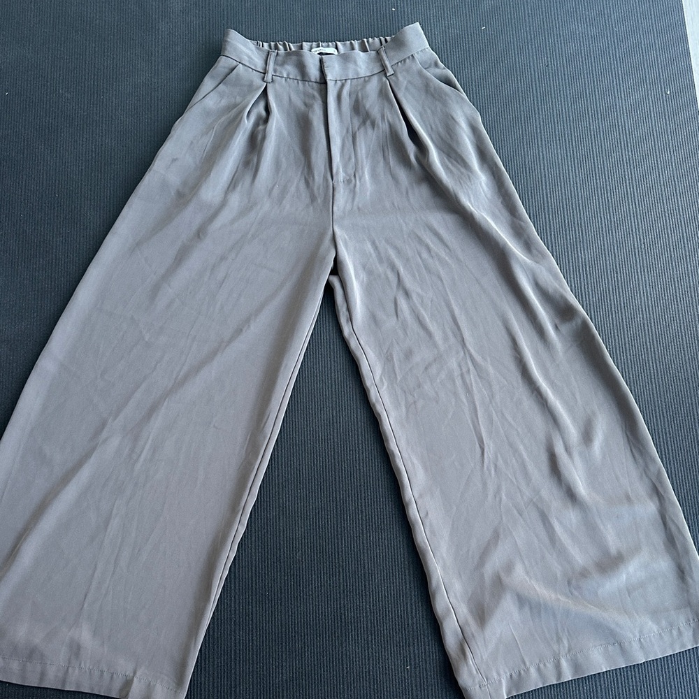 Gray Wide-Leg Tailored Pants
